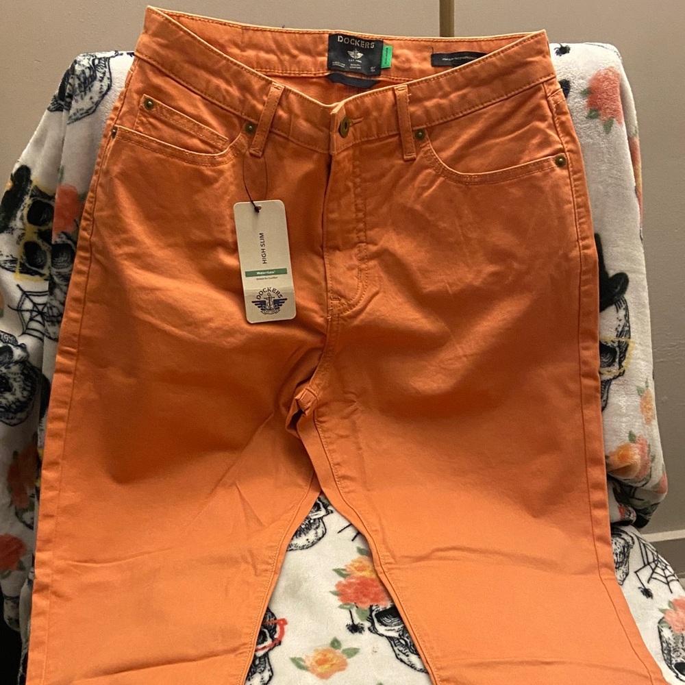Dockers High Slim Trousers pretty coral color